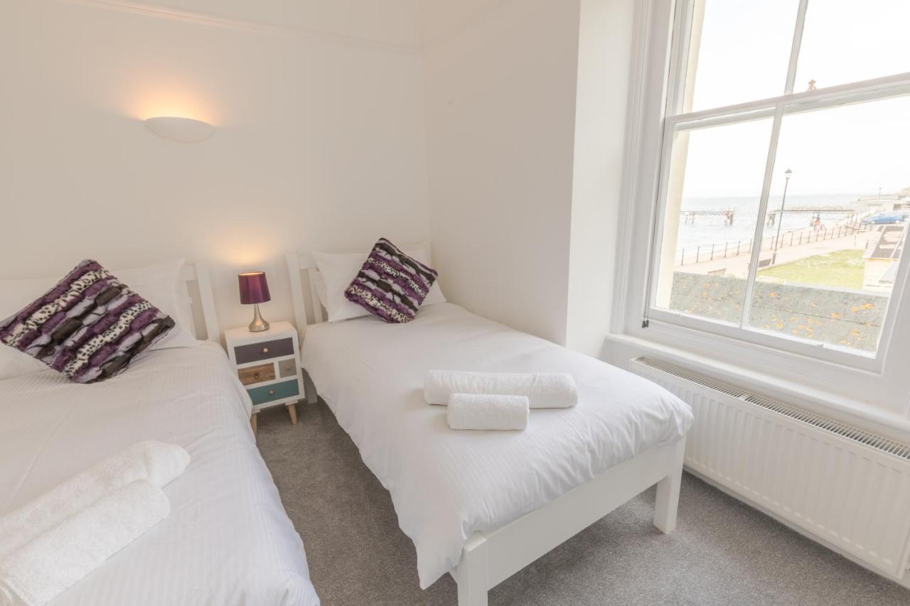 Pier View Apartment Totland Buitenkant foto