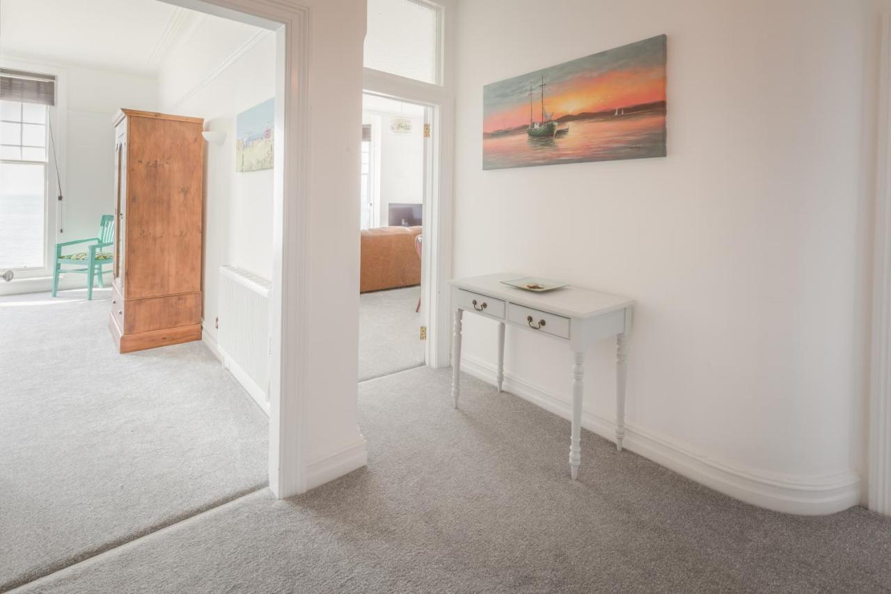 Pier View Apartment Totland Buitenkant foto