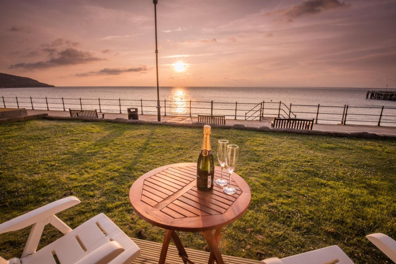 Pier View Apartment Totland Buitenkant foto